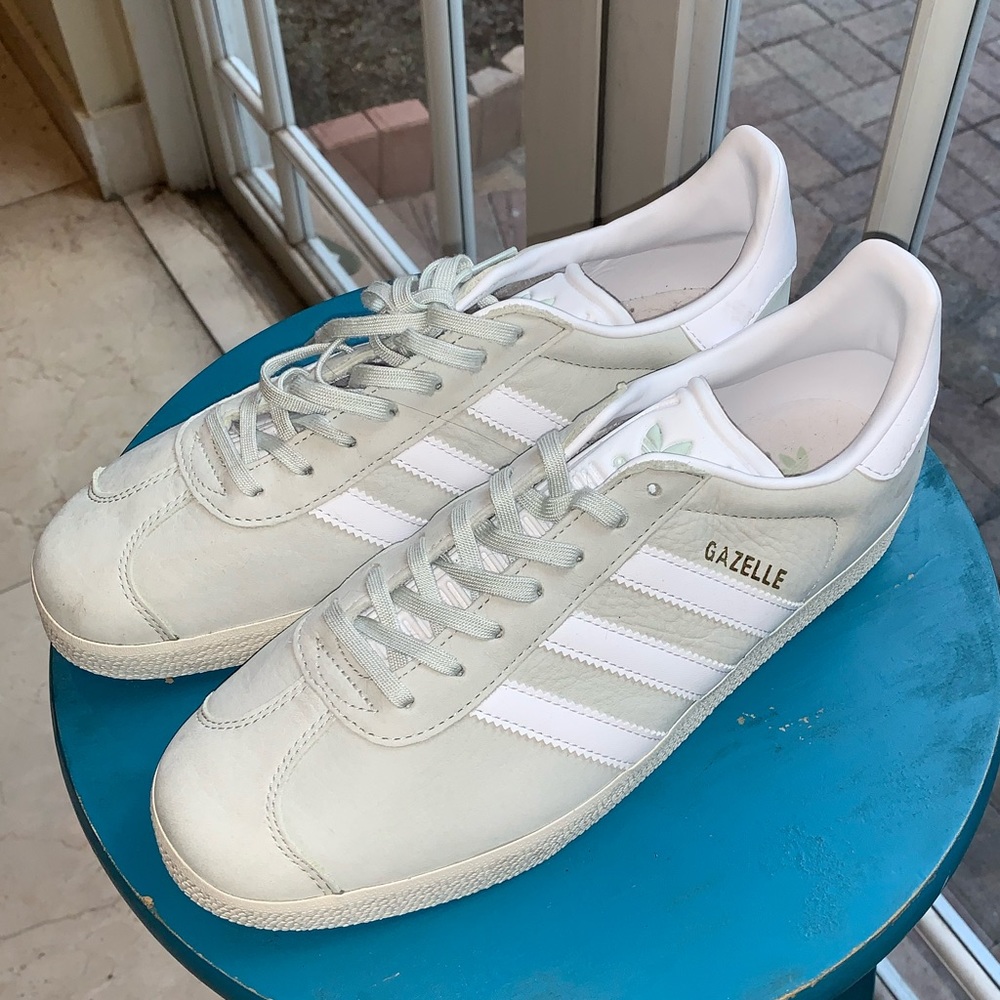 Woman’s Shoes
